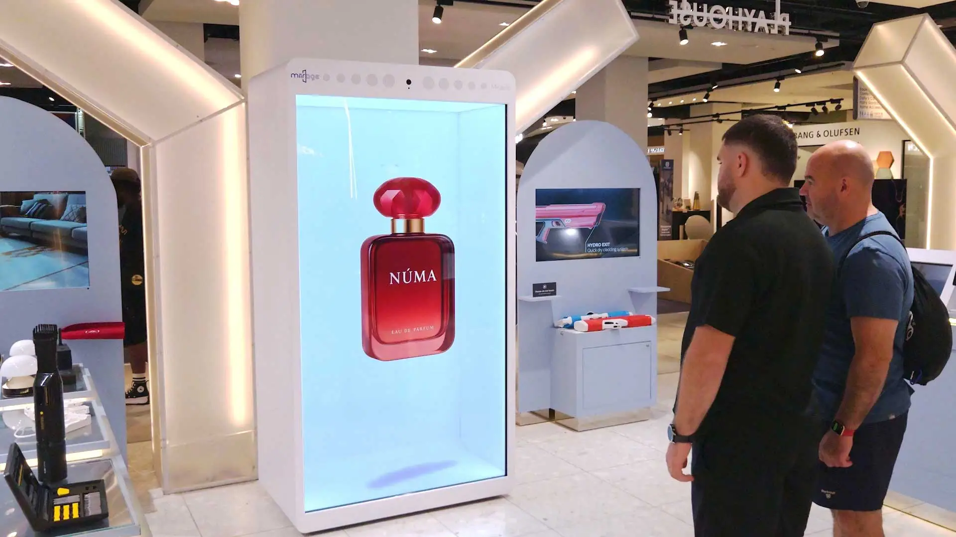 Publicidad holográfica en centros comerciales y aeropuertos